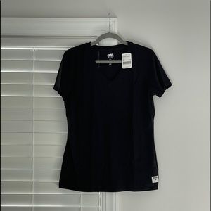 New! Roots Essential Slim Vneck Tshirt